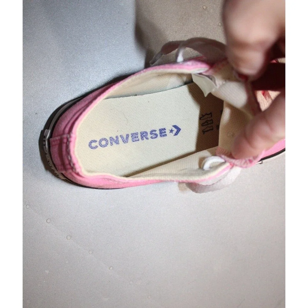 Converse Chuck Taylor All Star Low Top Sneakers Youth Size 1 Pink Canvas Lace Up